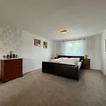 Villa Domov Pro 8 Hostu Ve Meste Karlovy Vary