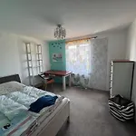 Domov Pro 8 Hostu Ve Meste *