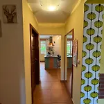 Villa Domov Pro 8 Hostu Ve Meste *