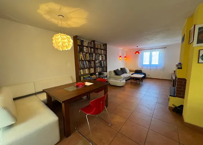 Domov Pro 8 Hostu Ve Meste Villa