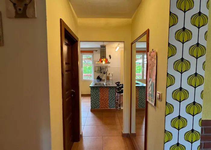 Villa Domov Pro 8 Hostu Ve Meste *